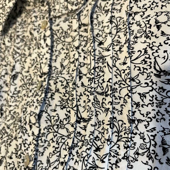 JANE & DELANCEY White and black floral blouse size M - Picture 4 of 10